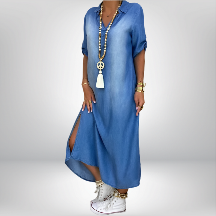 AMIRA™ | Langes Jeanskleid mit modernem Schlitz