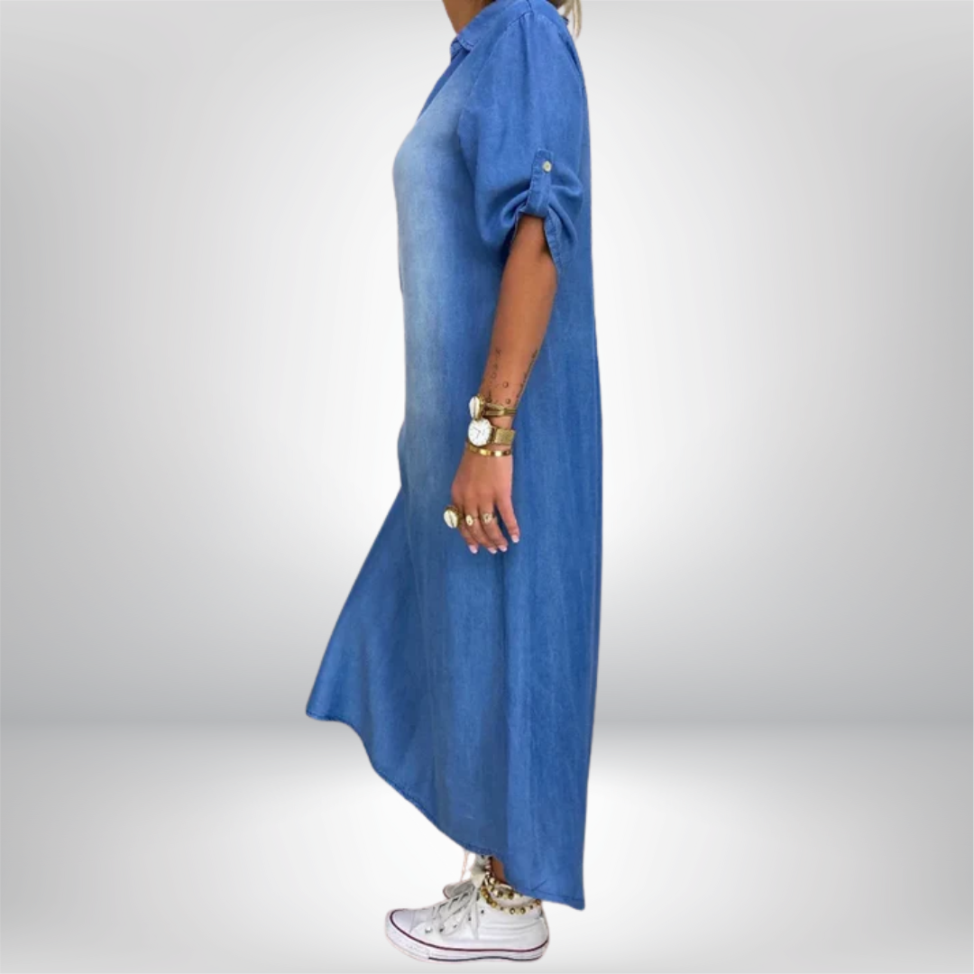 AMIRA™ | Langes Jeanskleid mit modernem Schlitz