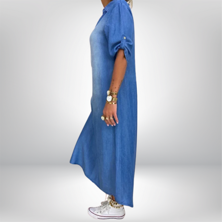 AMIRA™ | Langes Jeanskleid mit modernem Schlitz