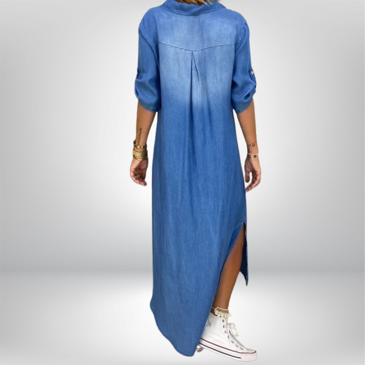 AMIRA™ | Langes Jeanskleid mit modernem Schlitz